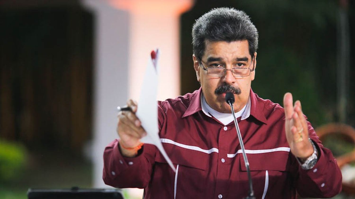 Maduro autoriza implementación del petro inmobiliario