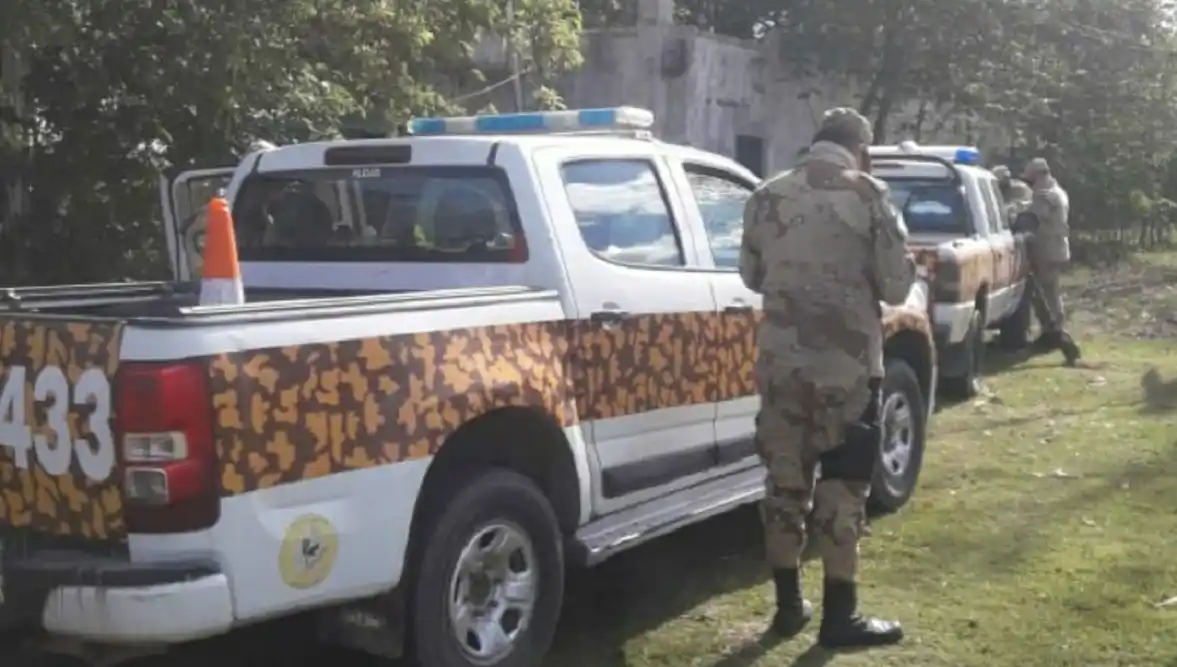 Secuestraron un fusil y una escopeta e identificaron a cuatro personas