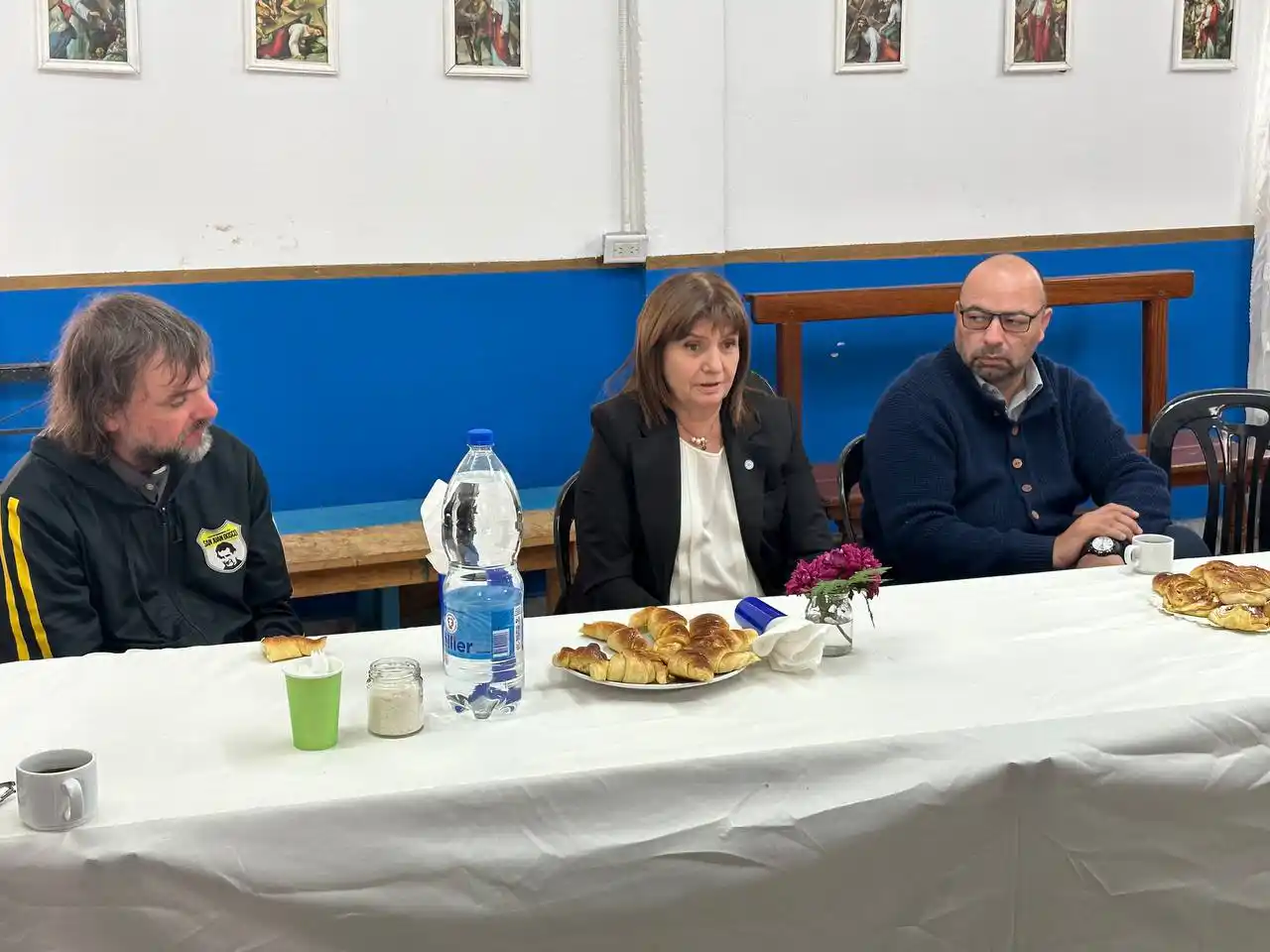 Patricia Bullrich se reunió con curas villeros.