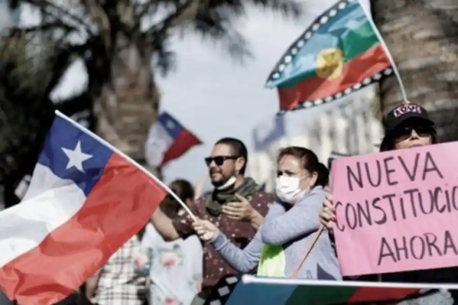Chile, dividido entre aprobar y rechazar la nueva Constitución