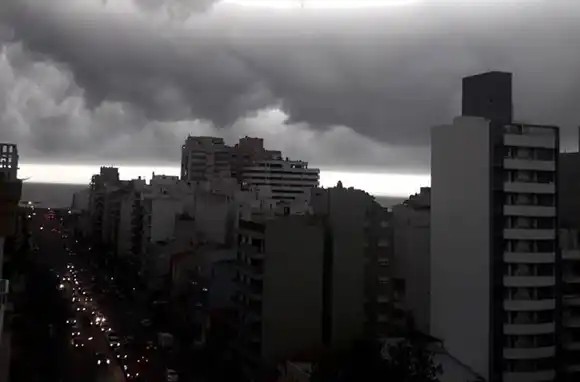Otra vez, rige un alerta meteorológico por "tormentas fuertes"