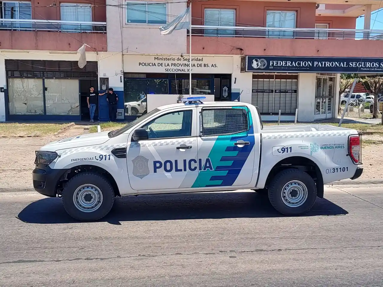Terrible caso de violencia de género en La Plata: Le pegó con una llave cruz en la cabeza a su pareja delante de la Policía 