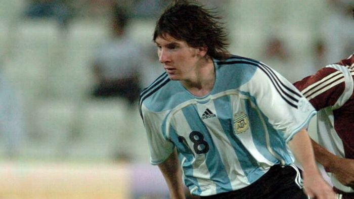 Messi fue expulsado en su debut ante Hungría