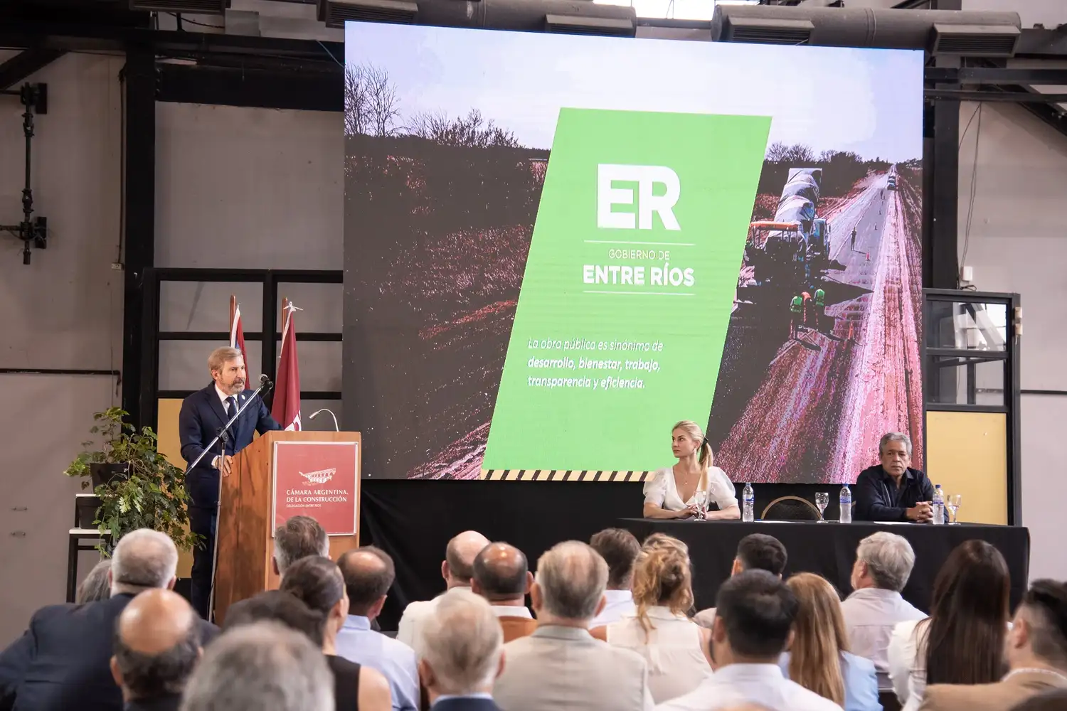 Rogelio Frigerio presentó medidas para incentivar la inversión privada en obra pública y un plan de infraestructura a largo plazo
