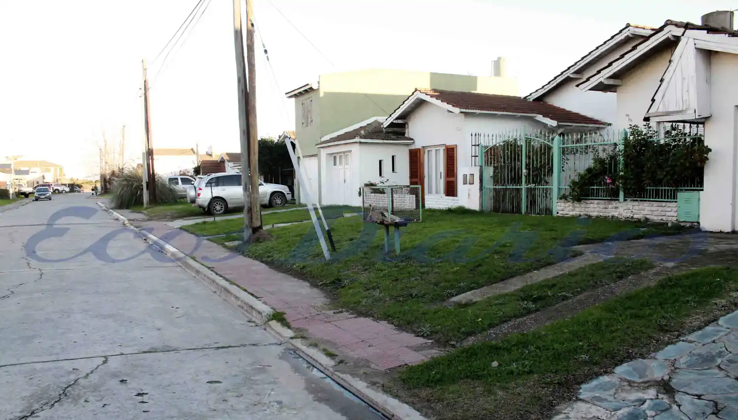 Vecinos del barrio Luz y Fuerza se quejan por el agua salada y la escasa presión
