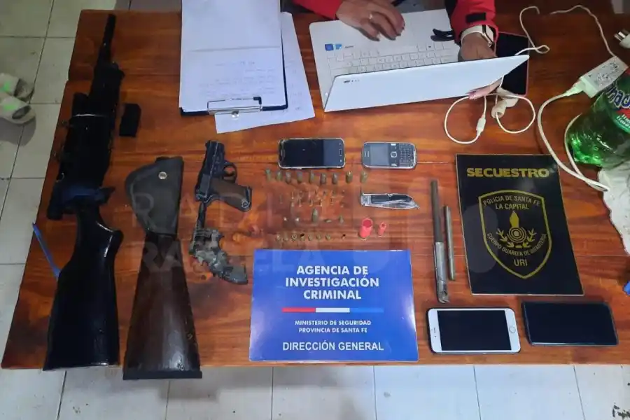 Múltiples allanamientos terminaron con dos personas detenidas y el secuestro de armas en la ciudad de Santo Tomé