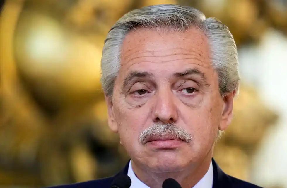 Alberto Fernández, acusado de violencia de género. (AP)