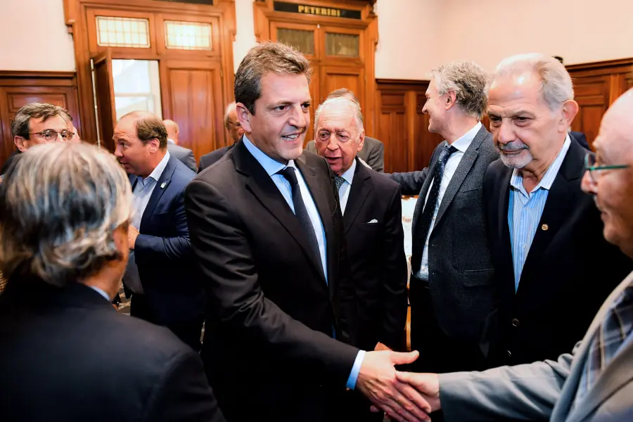 La UIA pidió a Massa que se eviten interrupciones en la cadena productiva nacional