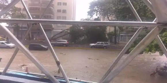 Duque informa explosión de transformadores en Los Palos Grandes