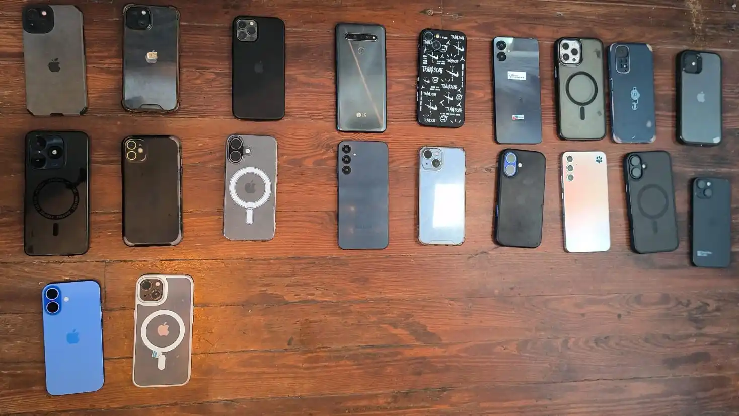 El hecho ocurrió durante la madrugada, luego de que una mujer rastreara su teléfono sustraído del evento.