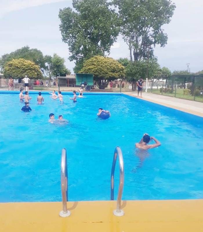 �SEntrerrianada⬝ en la pileta del Poli