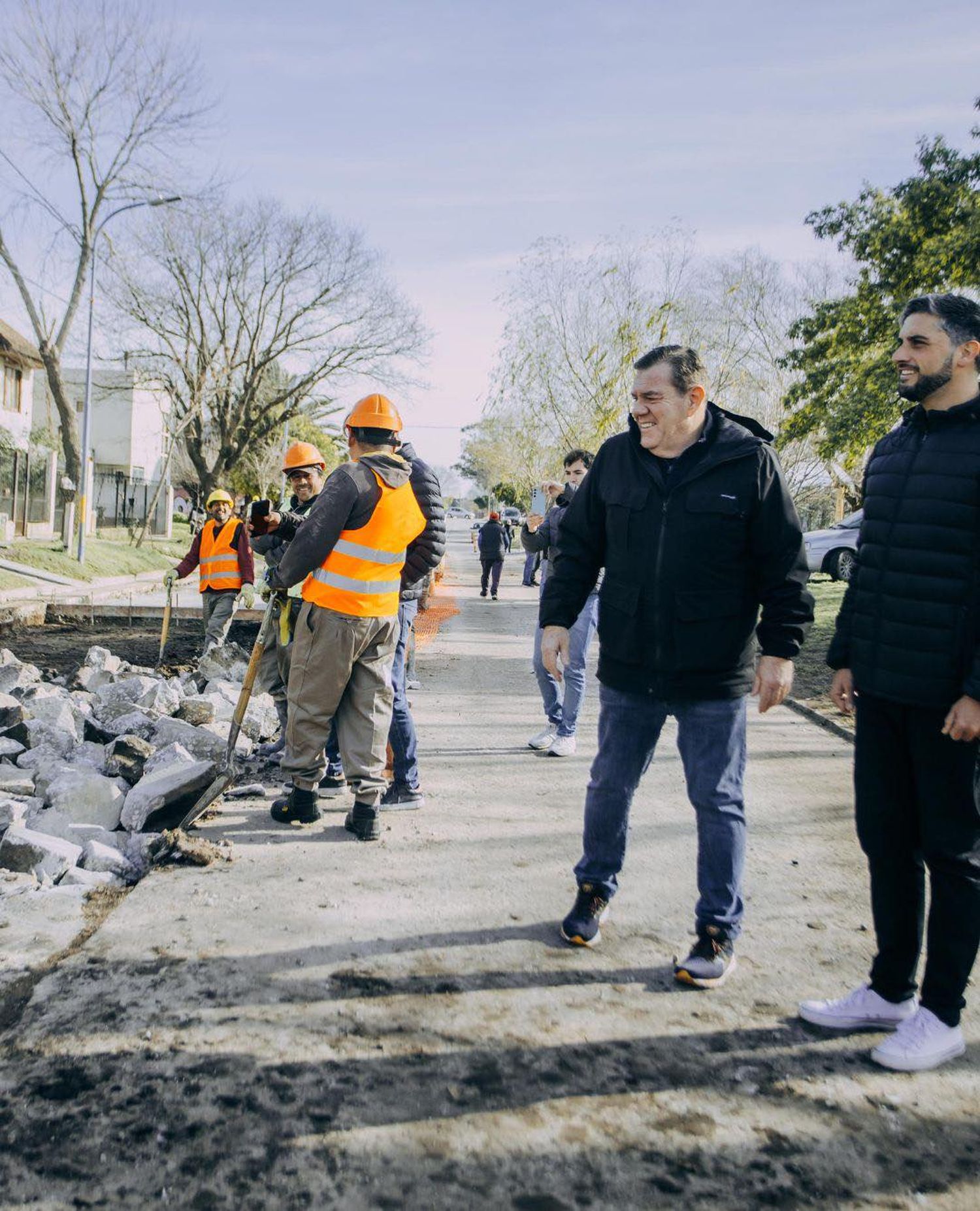 En medio de un año económico incierto, los jefes comunales recurren a un nuevo mecanismo para ajustar los tributos locales, como ya lo hizo el Gobierno bonaerense.