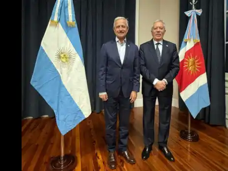 Andrés Ibarra.