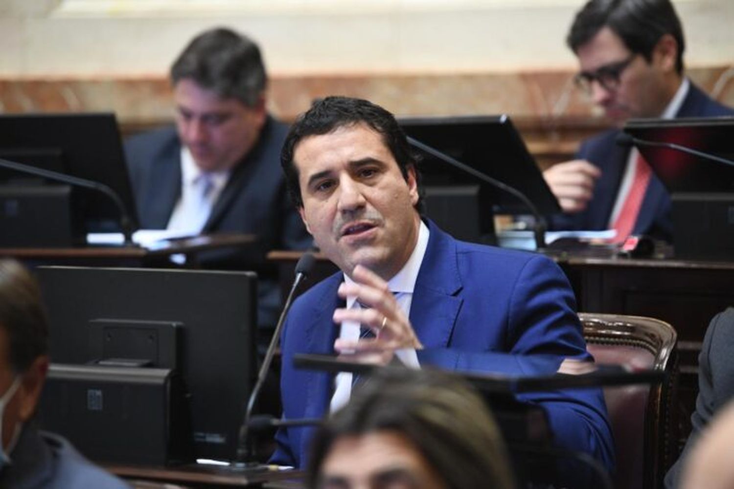 Abad propone penas más duras para quienes agredan a docentes, personal de salud y choferes