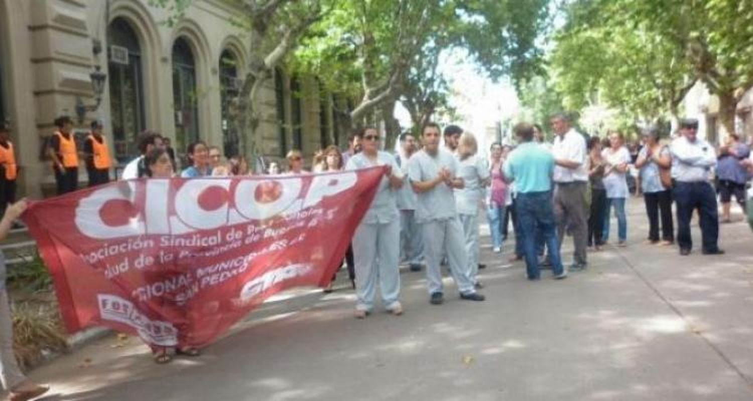 Médicos de Cicop adhirieren a paro provincial
