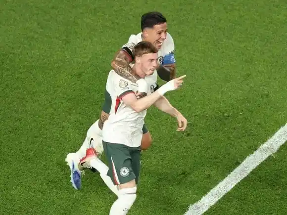 Chelsea lo ganó sobre el final ante Palmeiras y pasó a semifinales