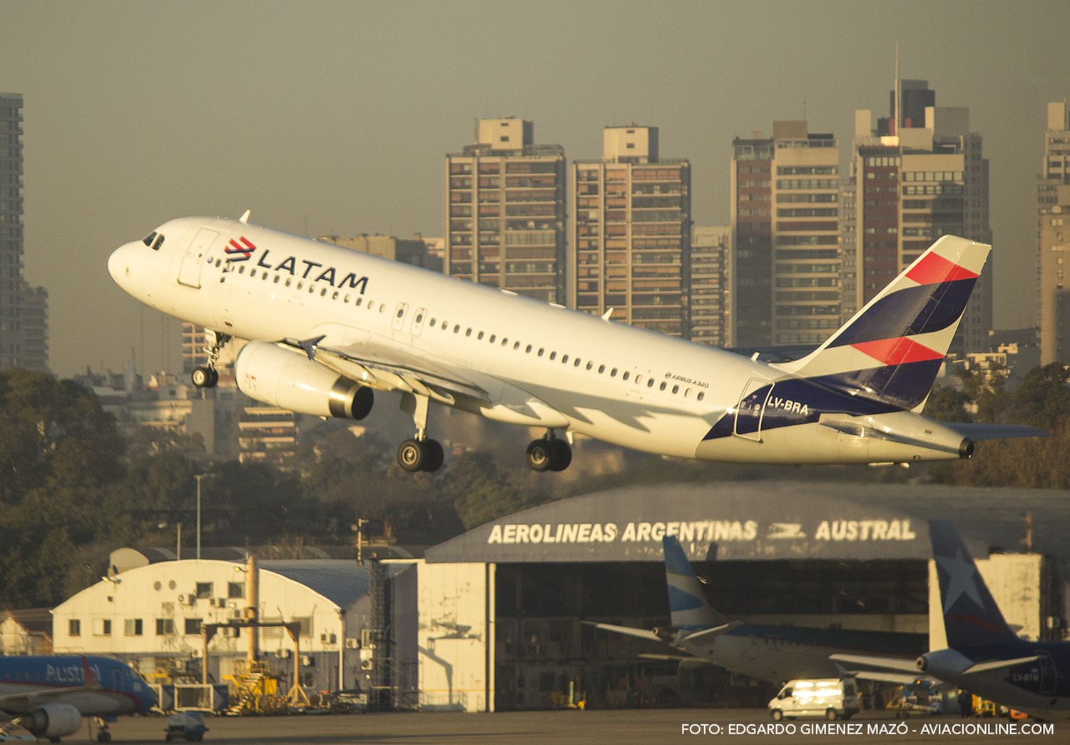 LATAM incrementó sus vuelos al Aeroparque Jorge Newbery