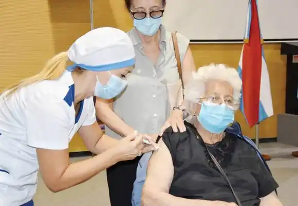 Destacan la organización en el operativo de inmunización contra el coronavirus