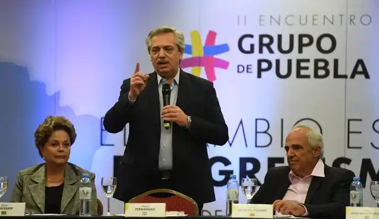 Fernández habló con los presidentes de México, Perú y Paraguay para respaldar a Evo Morales