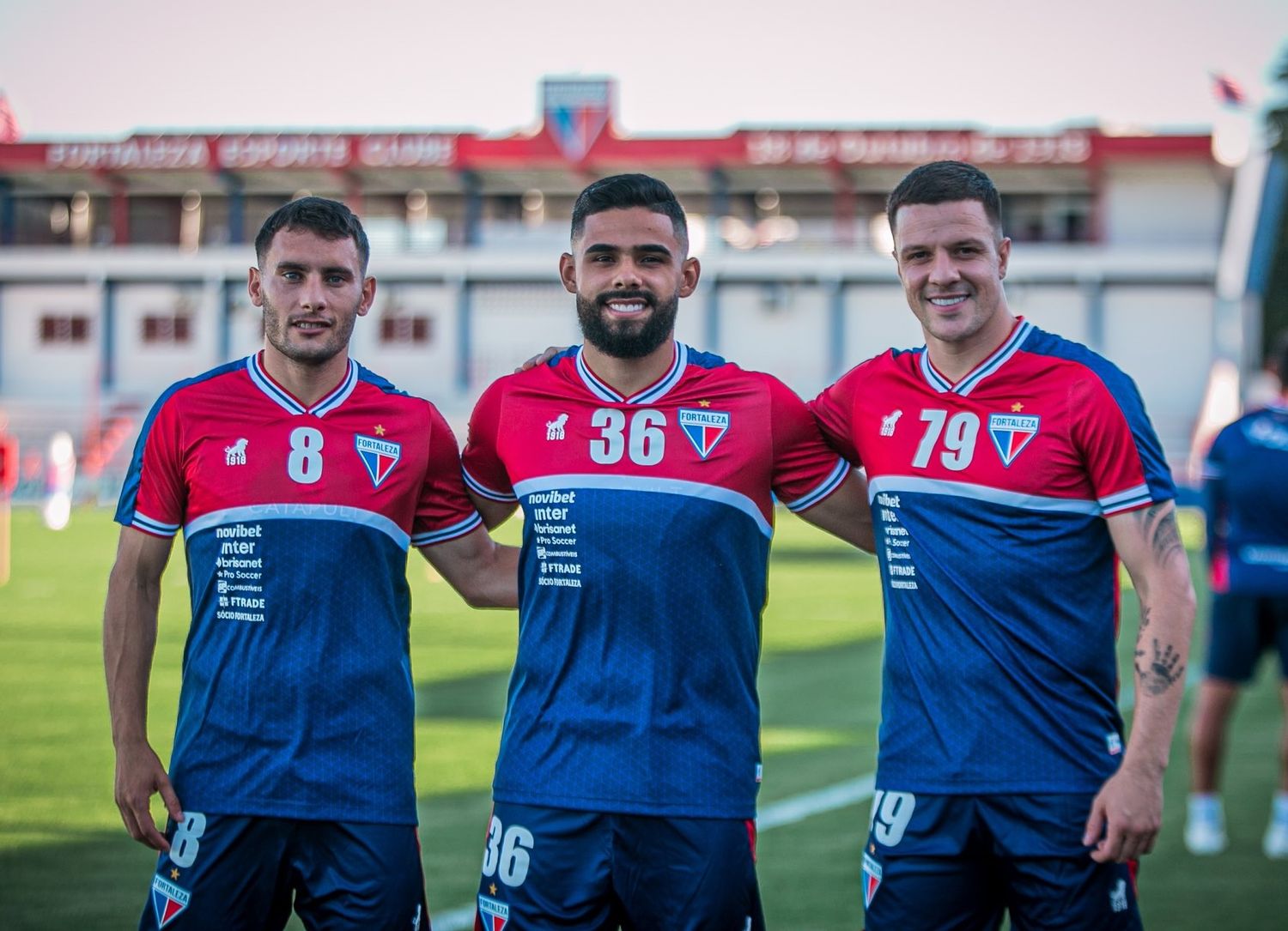 Martínez, con Felipe Jonatan y Renato Kayzer; tras caras nuevas de Fortaleza.