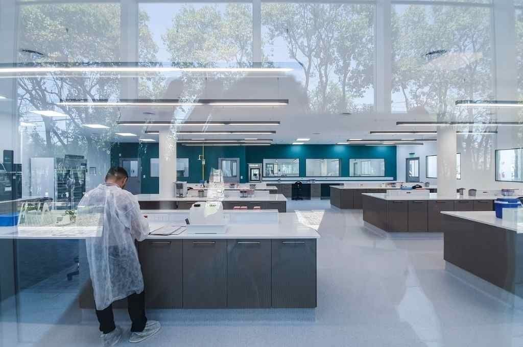 En la producción de la vacuna contra el Covid participa un graduado de la ciudad