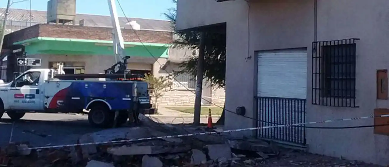 Una mujer internada tras sufrir el desmoronamiento de tres balcones