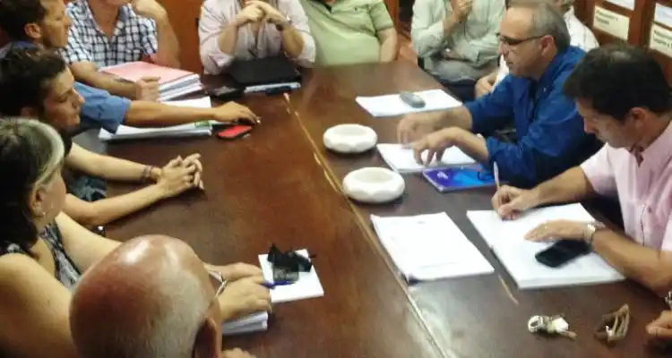 Presupuesto: Reunión para analizar el proyecto de aumento de tasas