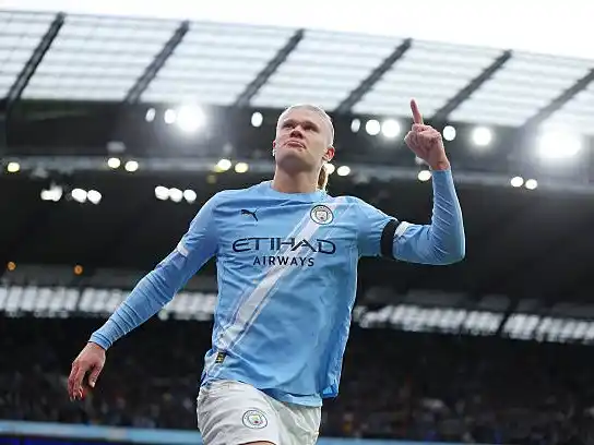 Haaland aportó un doblete para el City.