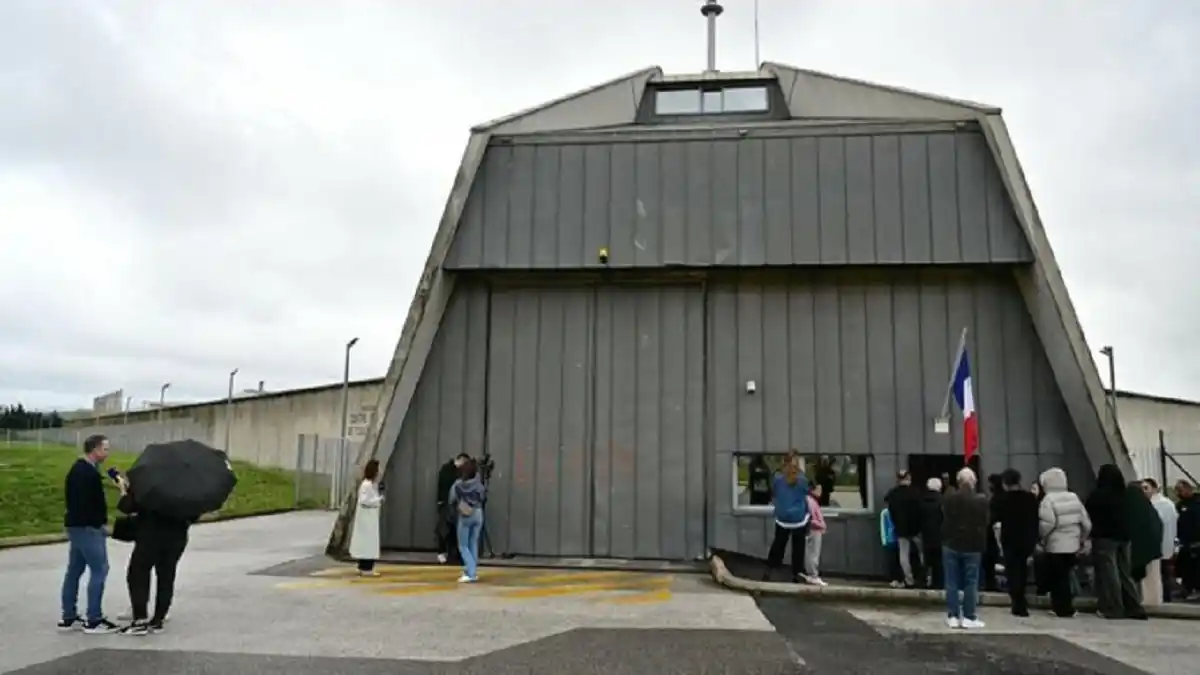 Prisiones de Francia bajo asedio: han ocurrido varios «ataques coordinados»