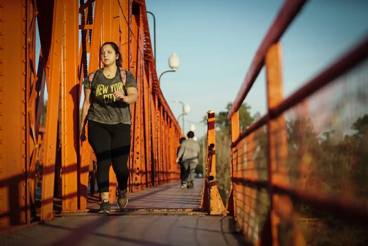 El calor no cede en la ciudad: ¿hasta cuándo se prolonga el veranito?