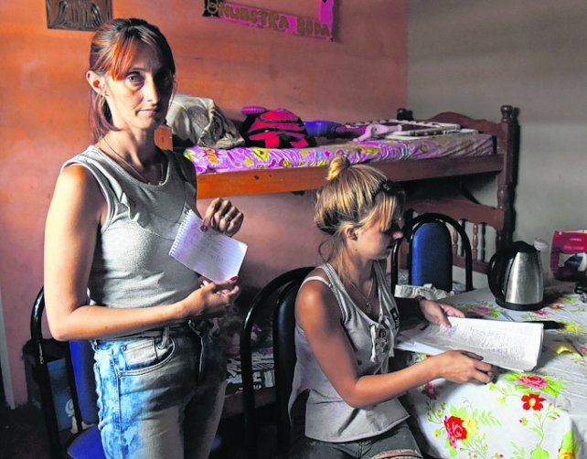 Rosario: Denuncian a policías por robo, vejaciones y maltratos