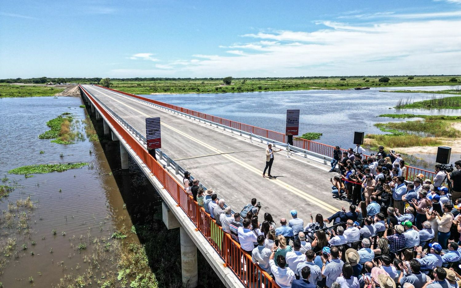 Cuenta con unos 308 metros de longitud, siendo el cuarto puente más largo ejecutado por Vialidad Provincial.