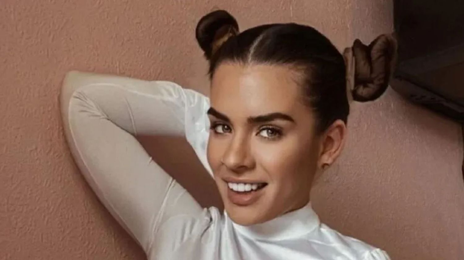 Era bancaria, renunció y triunfa en OnlyFans: graba videos hot en la cocina mientras sus hijos duermen