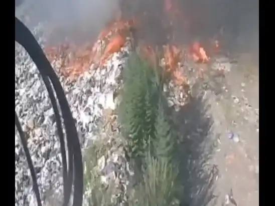 Imágenes del fuego tomadas por las cámaras de seguridad del predio. Foto: Captura de video.