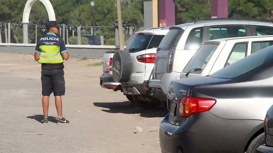 Inseguridad sin freno: abrieron tres autos con un inhibidor de alarmas