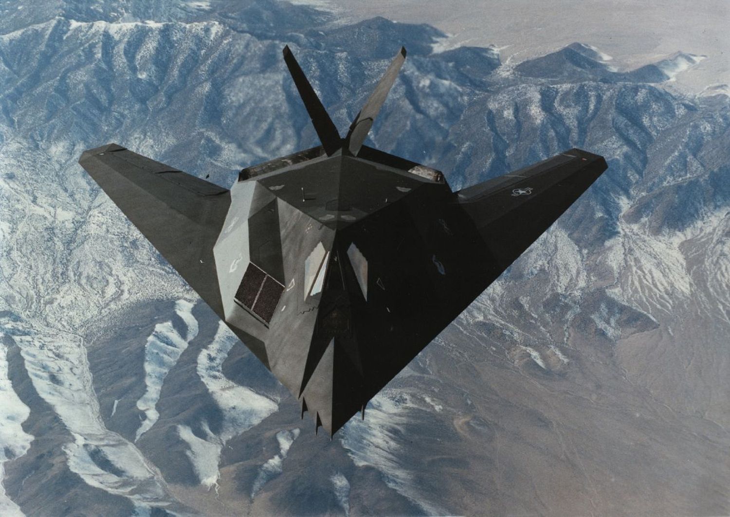 "No sabíamos que era invisible": el día que Serbia derribó un F-117A Nighthawk