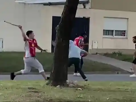 Futbol violento: Enfrentamientos tras el clásico entre Huracán y El Nacional