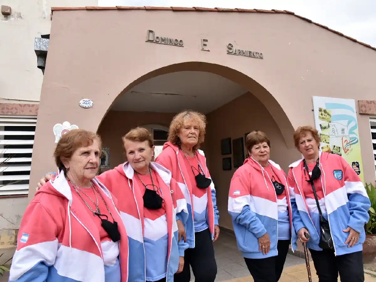 Las “abanderadas de  la vida” hicieron el  secundario a los 70 