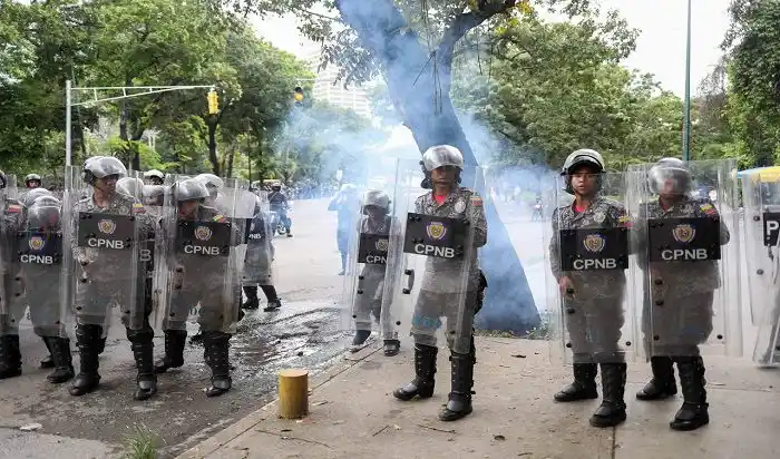 ¿SERÁ POR LA VISITA DE LA CPI? Confirman condena de 24 años contra ocho PNB por violación durante protestas del 2017