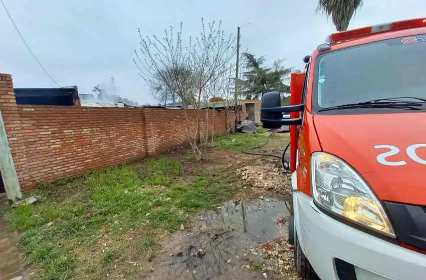 Incendio y explosión en zona norte aterrorizó a los vecinos y terminó con dos perros muertos
