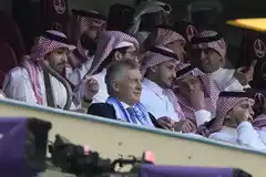 Mauricio Macri estuvo en el debut de la Argentina rodeado de jeques