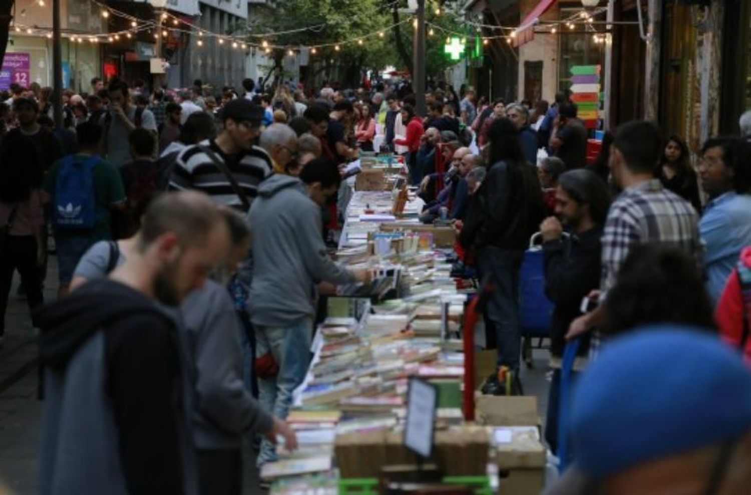 Lecturas en vivo, espectáculos y música: se viene una nueva Noche de Librerías en Rosario