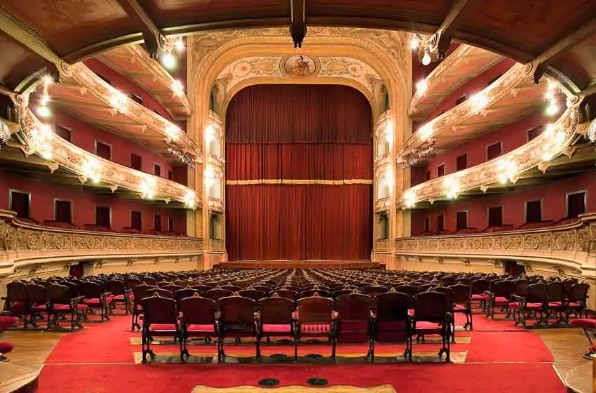 Breve historia de la Ley Nacional del Teatro