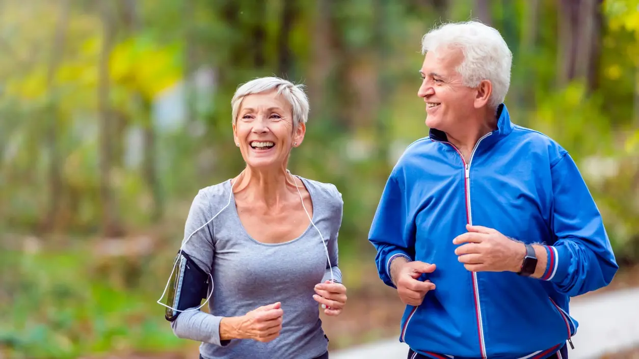 Rutinas ideales para adultos mayores: cómo mejorar salud y movilidad