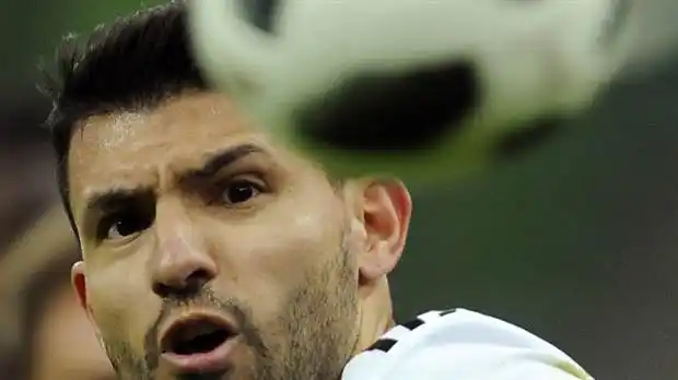 Agüero sufrió una lipotimia y se le hicieron estudios