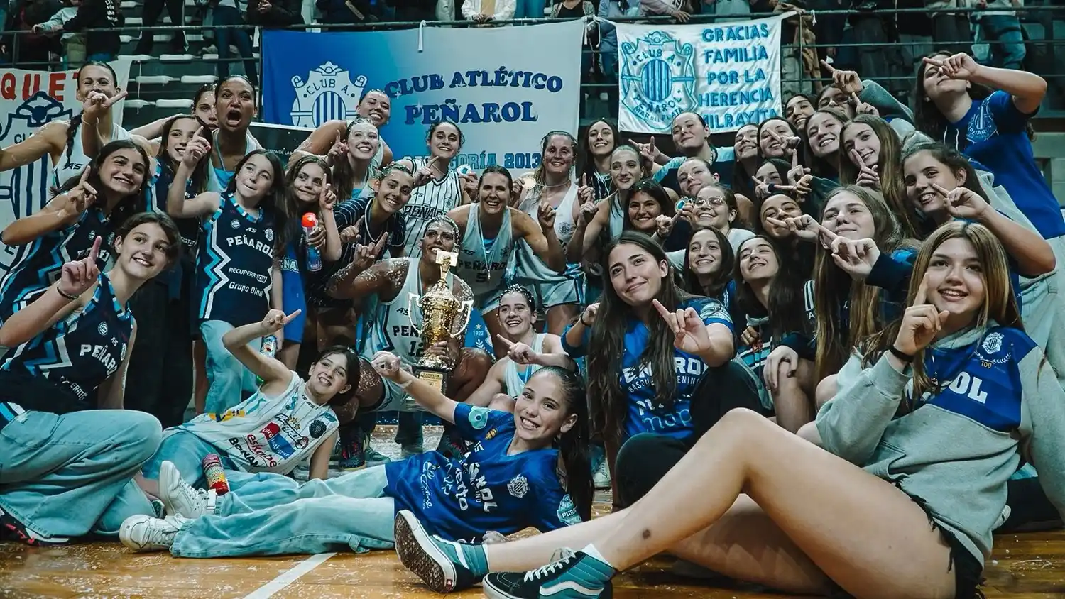 Levantó la copa y ratificó el dominio en tierras bonaerenses, luego de un Súper 4 jugado en Mar del Plata.