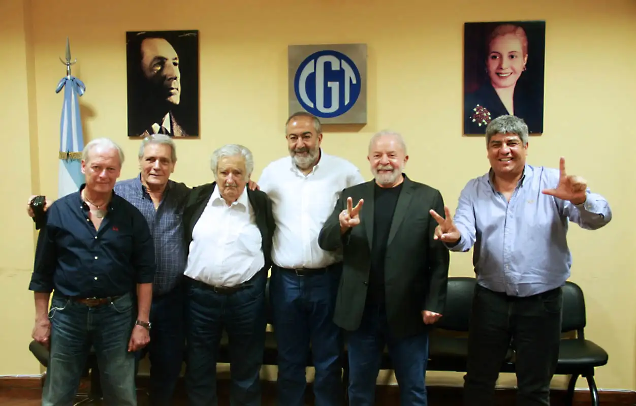 La conducción de la CGT recibió a Lula y a Mujica.