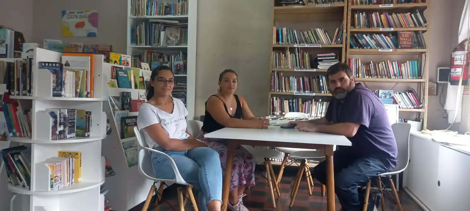 Lucía y Araceli Ruleri y Braian Urban, responsables del proyecto.