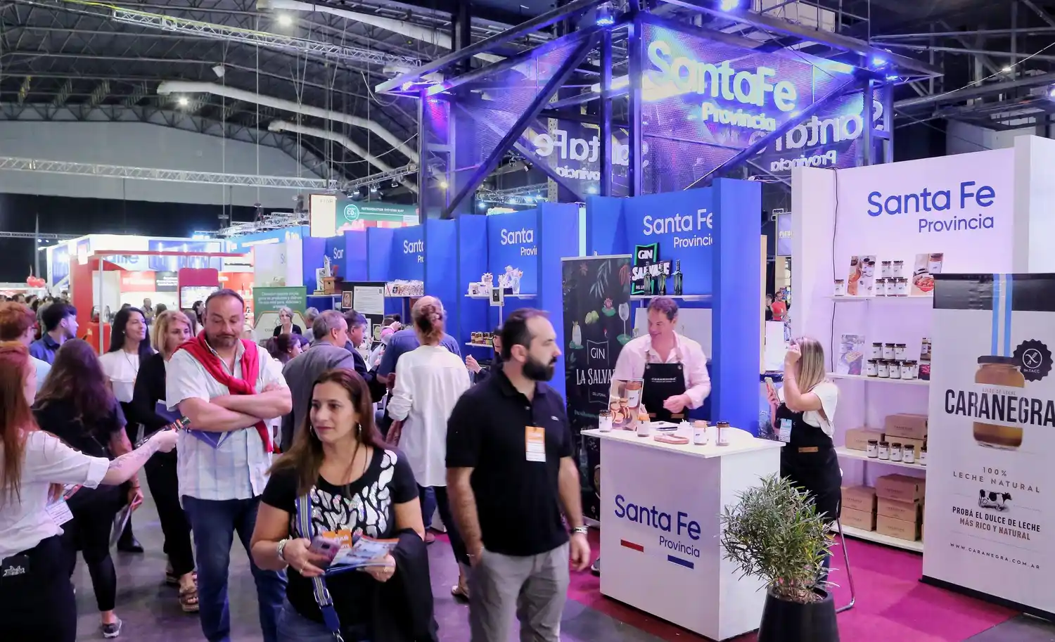 Perotti encabezó la inauguración de FIAR 2022