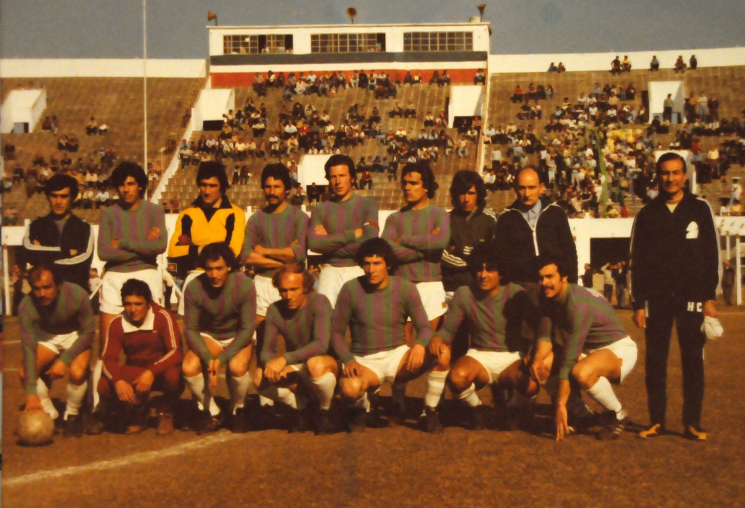 La Movediza, en la tarde del título en cancha de Ferro. Arriba: Martínez, Petrucci, Ducca, Cicolallo, Gramuglia, Cuesta, Bernaola, Marino y Cabrera. Abajo: Perandones, Modaffari, Oliver, Eresuma, Lescano, Cisneros y Aristain.